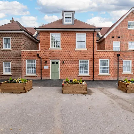 Mercure Salisbury White Hart Hotel & Apartments Exterior photo