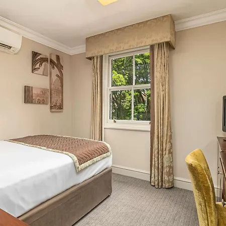 Mercure Salisbury White Hart Hotel & Apartments Exterior photo