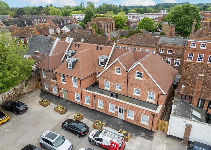 Mercure Salisbury White Hart Hotel & Apartments