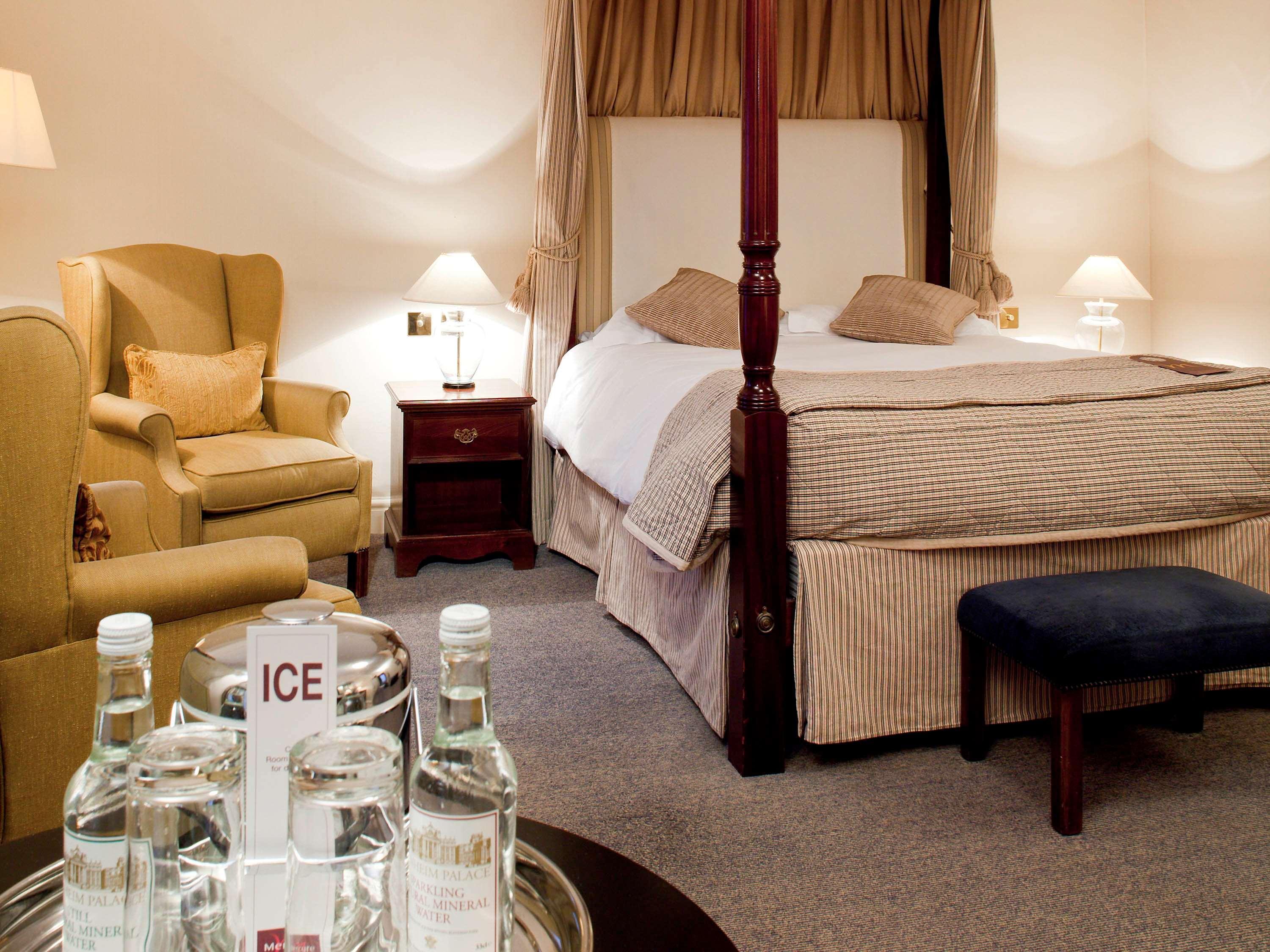 Mercure White Hart & 4*