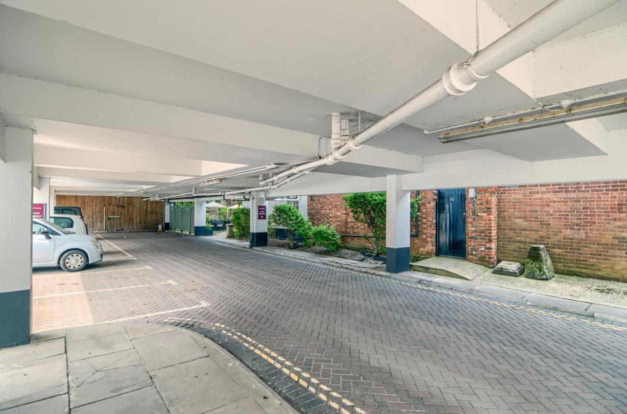 Mercure White Hart & 4* Salisbury