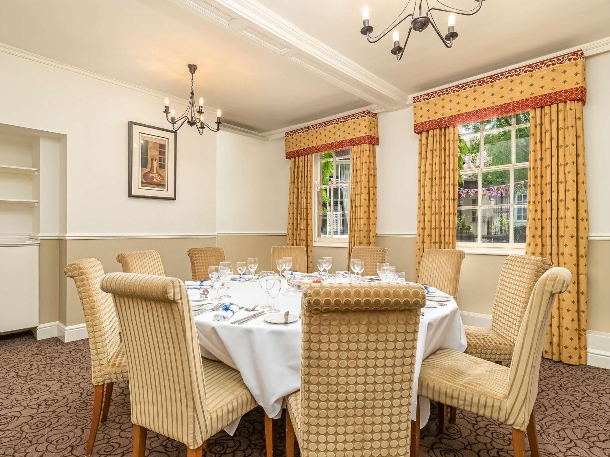 Mercure White Hart & Salisbury