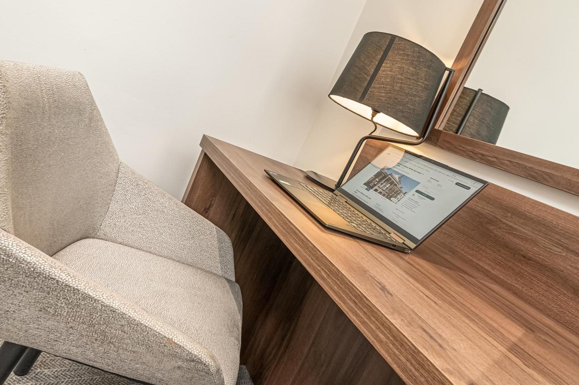 Hotel Mercure White Hart & 4*