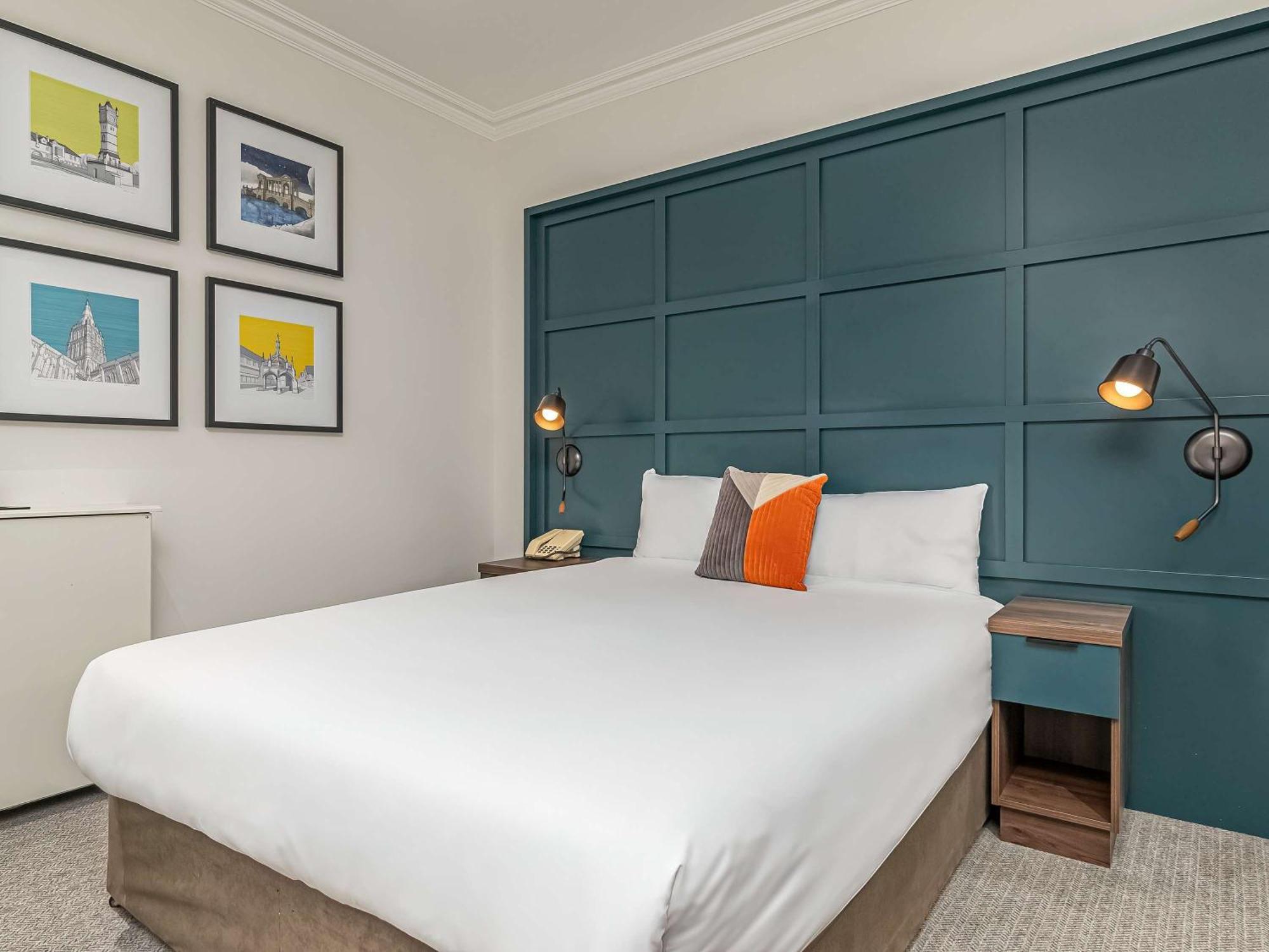 Mercure White Hart & 4* Salisbury