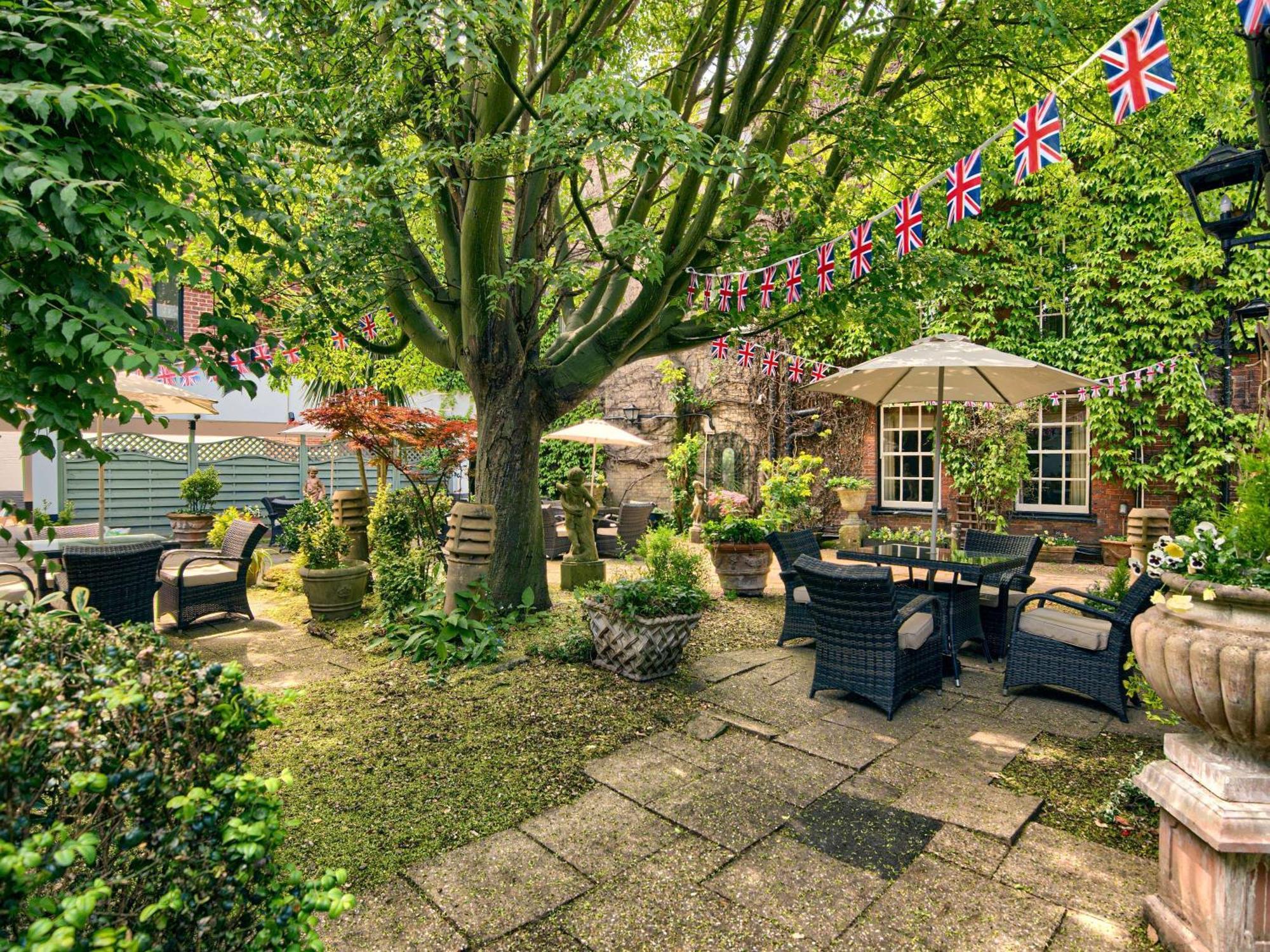 Hotel Mercure White Hart & 4*