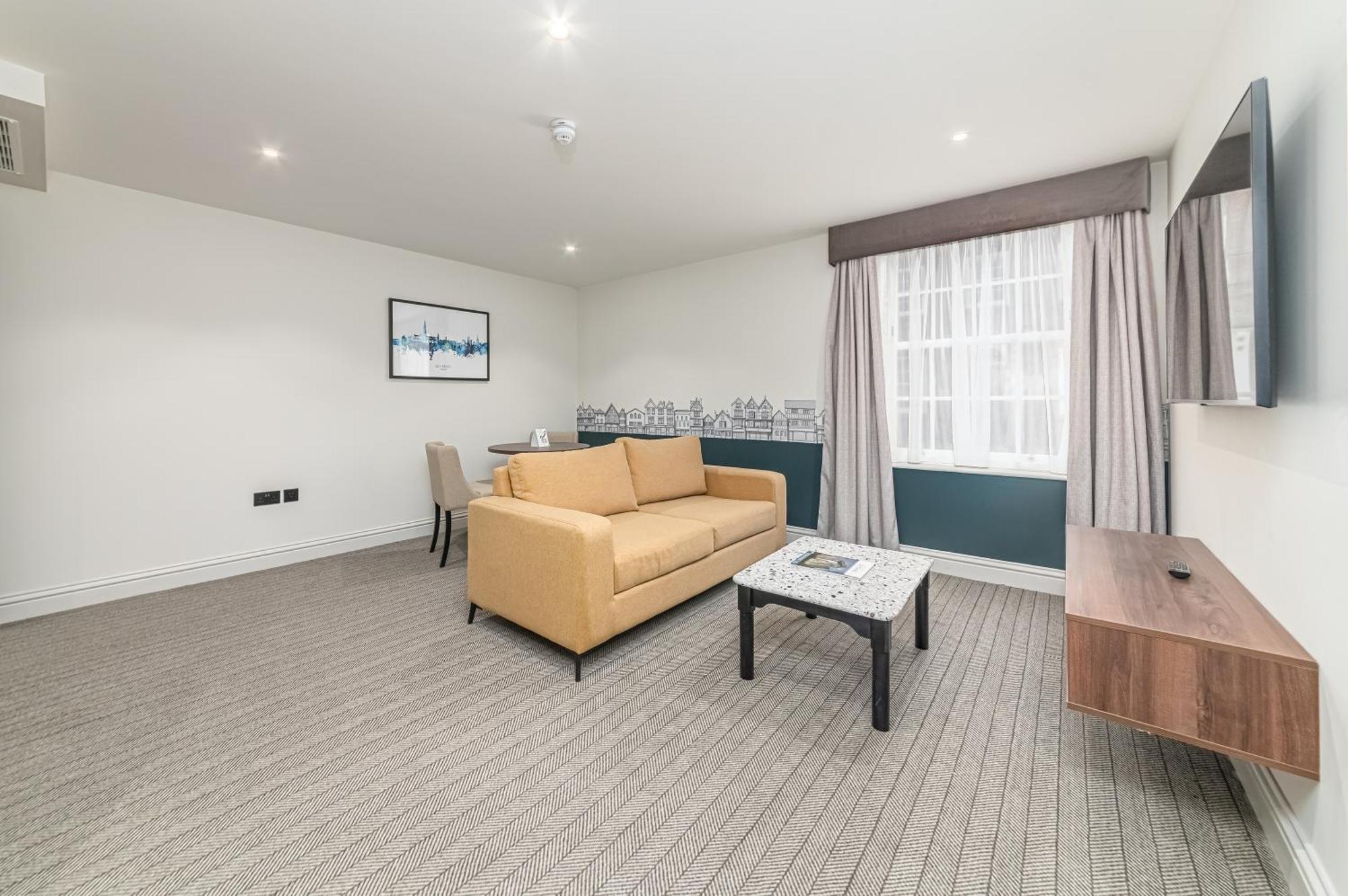 Hotel Mercure White Hart & 4*
