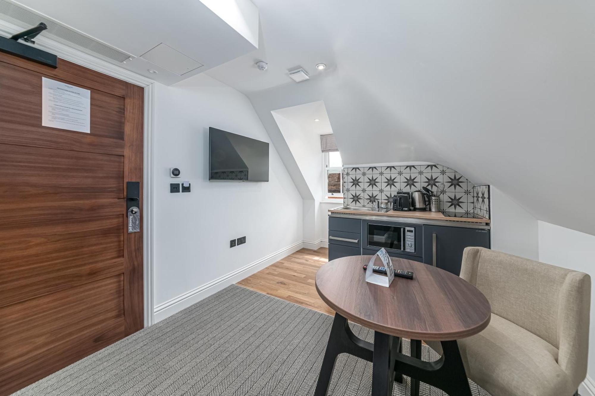 Mercure White Hart & 4* Salisbury