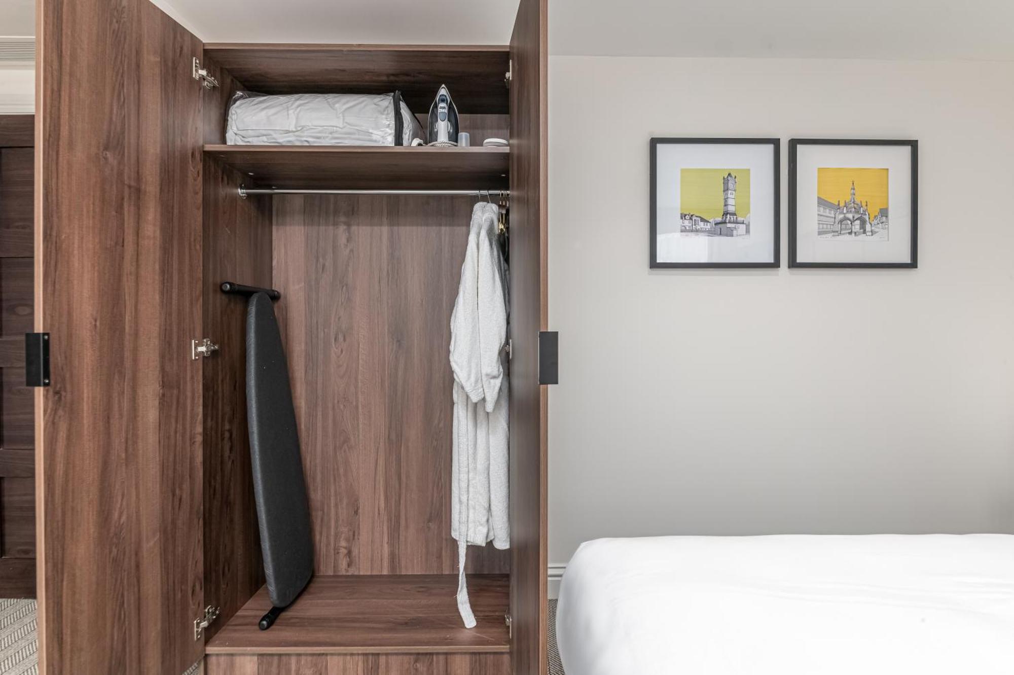 Mercure White Hart & Salisbury
