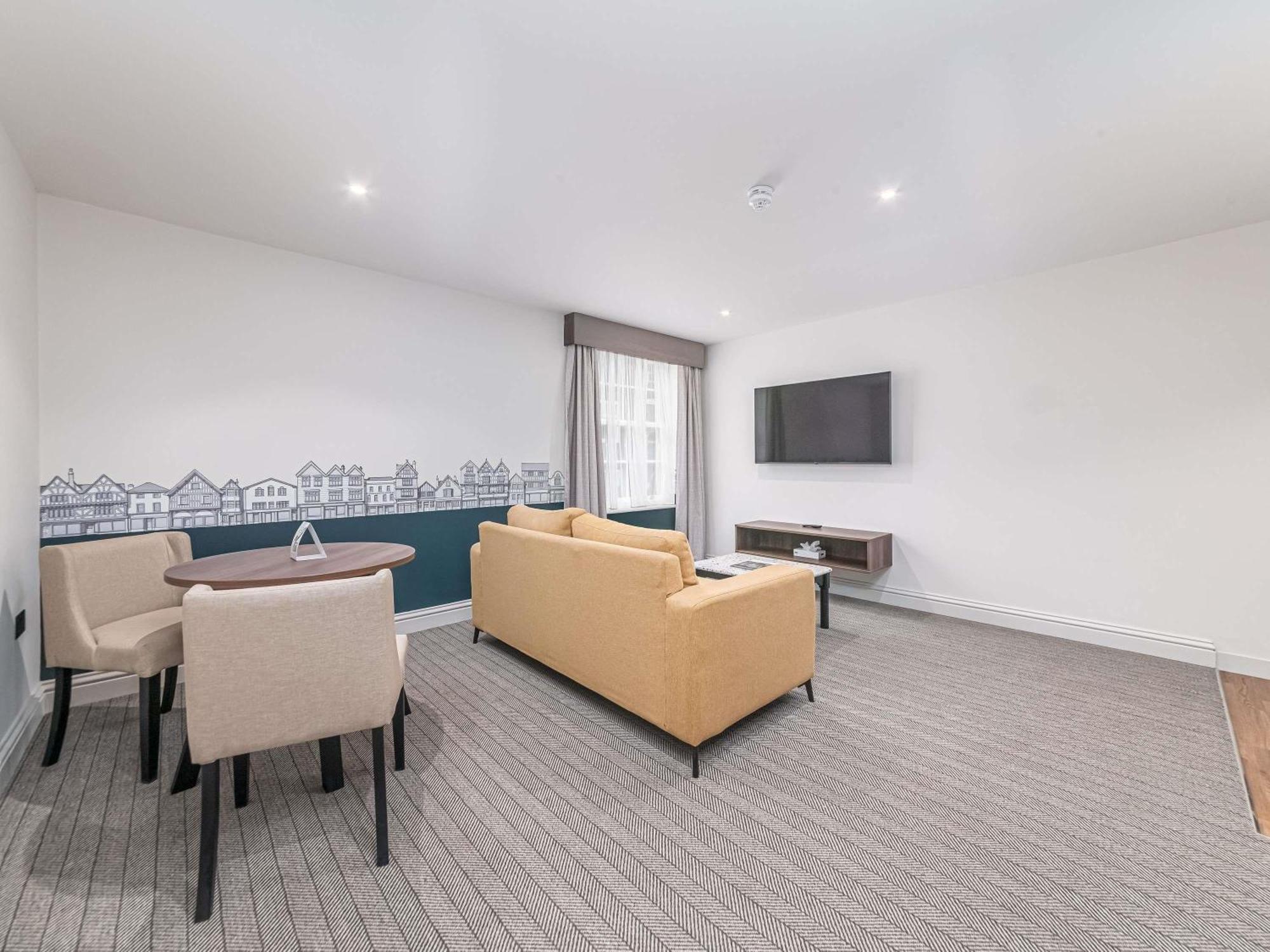 Mercure White Hart & 4*
