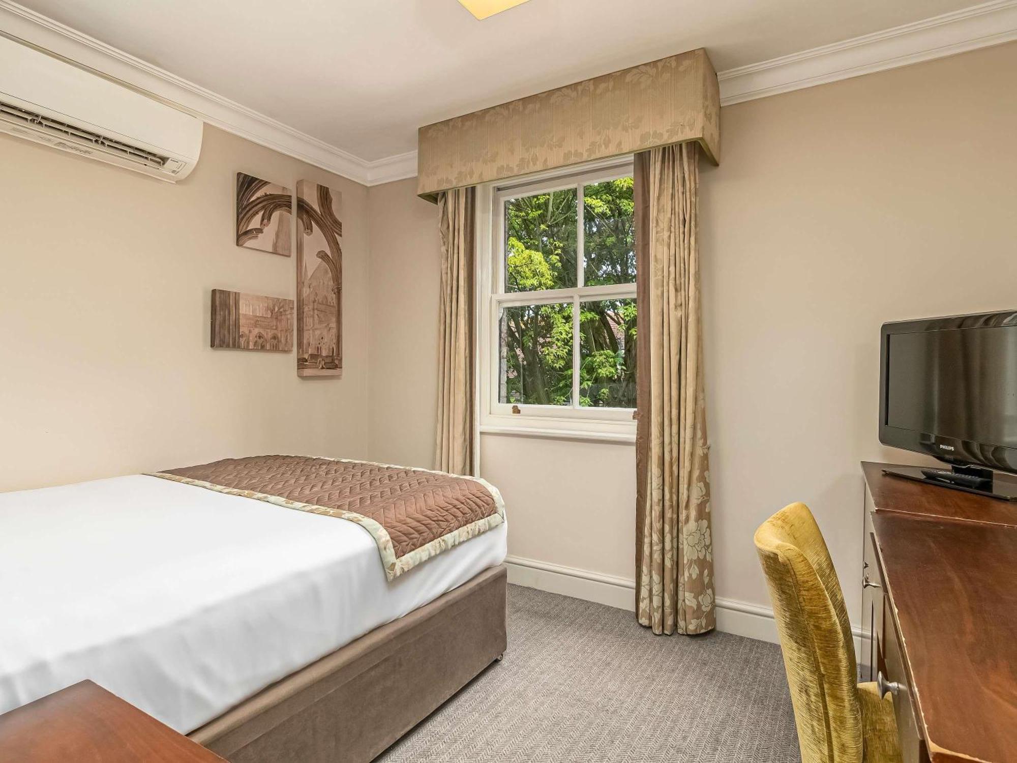 Mercure White Hart & Salisbury