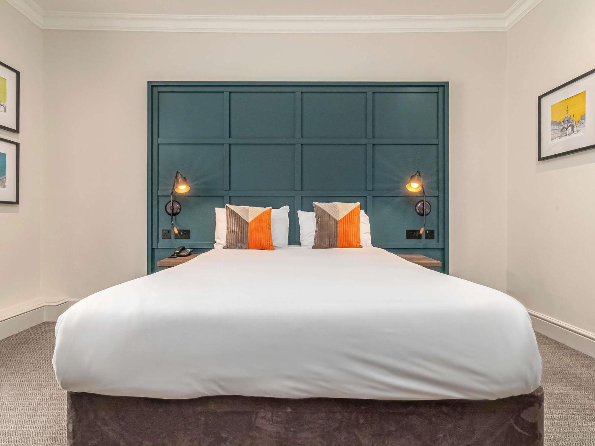 Mercure White Hart & 4* Salisbury