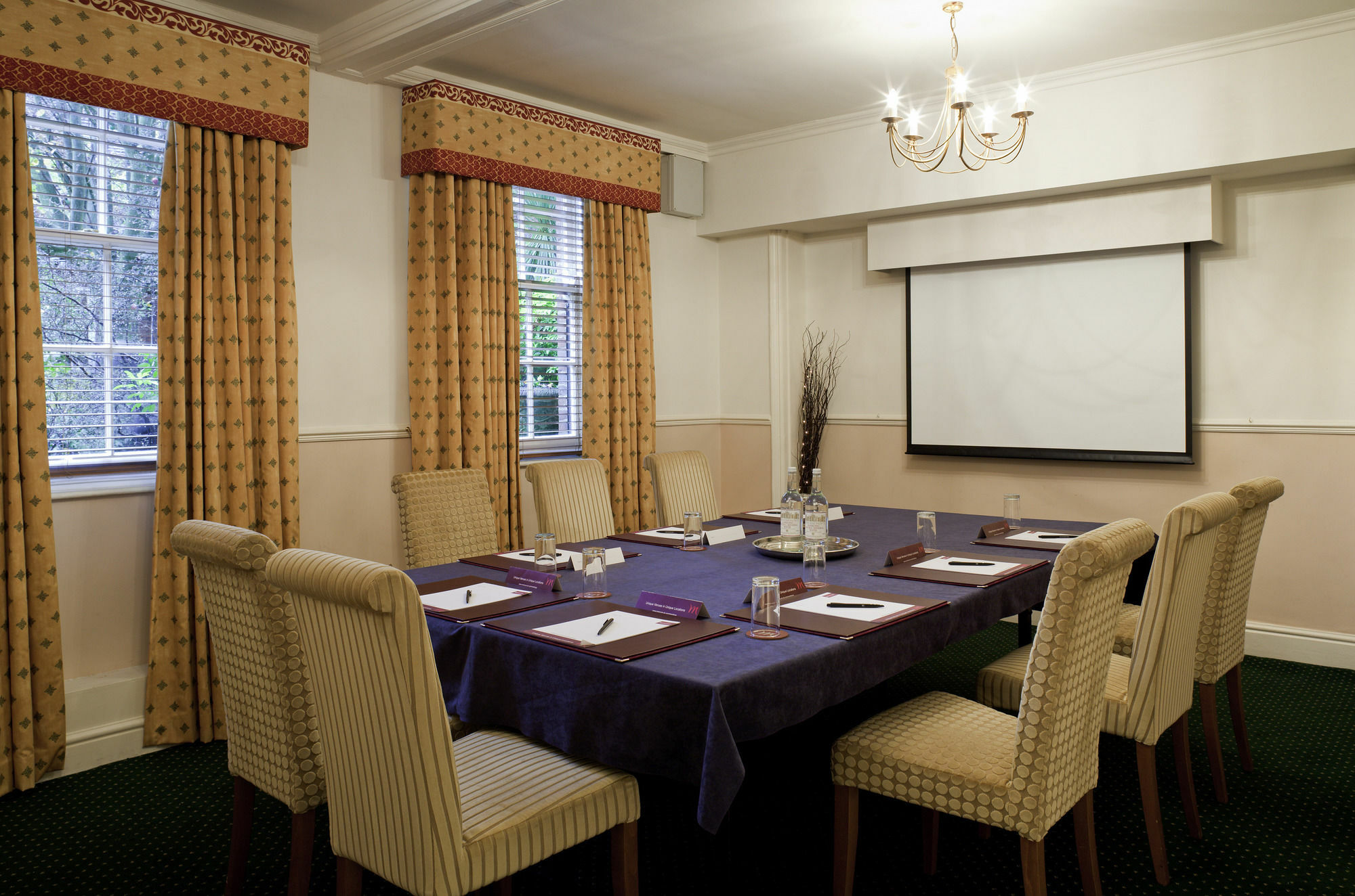 Mercure White Hart & 4*