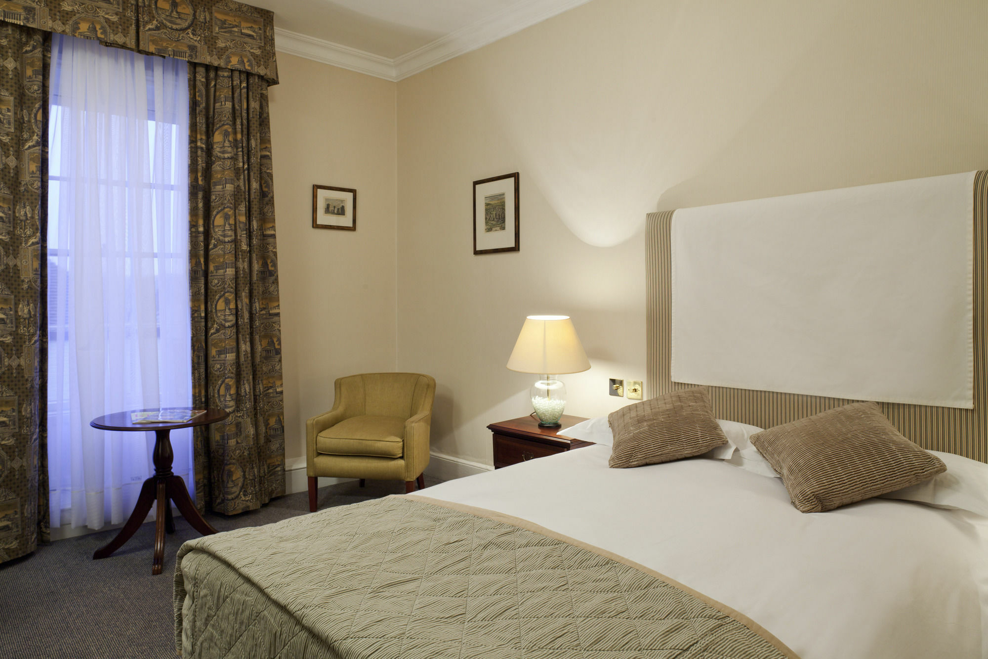 Mercure White Hart & 4* Salisbury